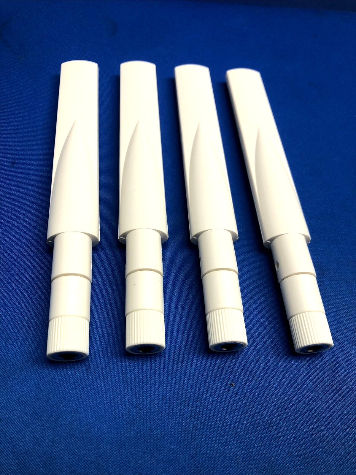 4X  HPE ARUBA AP-ANT-1W 2.4 5GHZ 4 6DBI OMNIDIRECTIONAL JW009A INDOOR ANTENNA