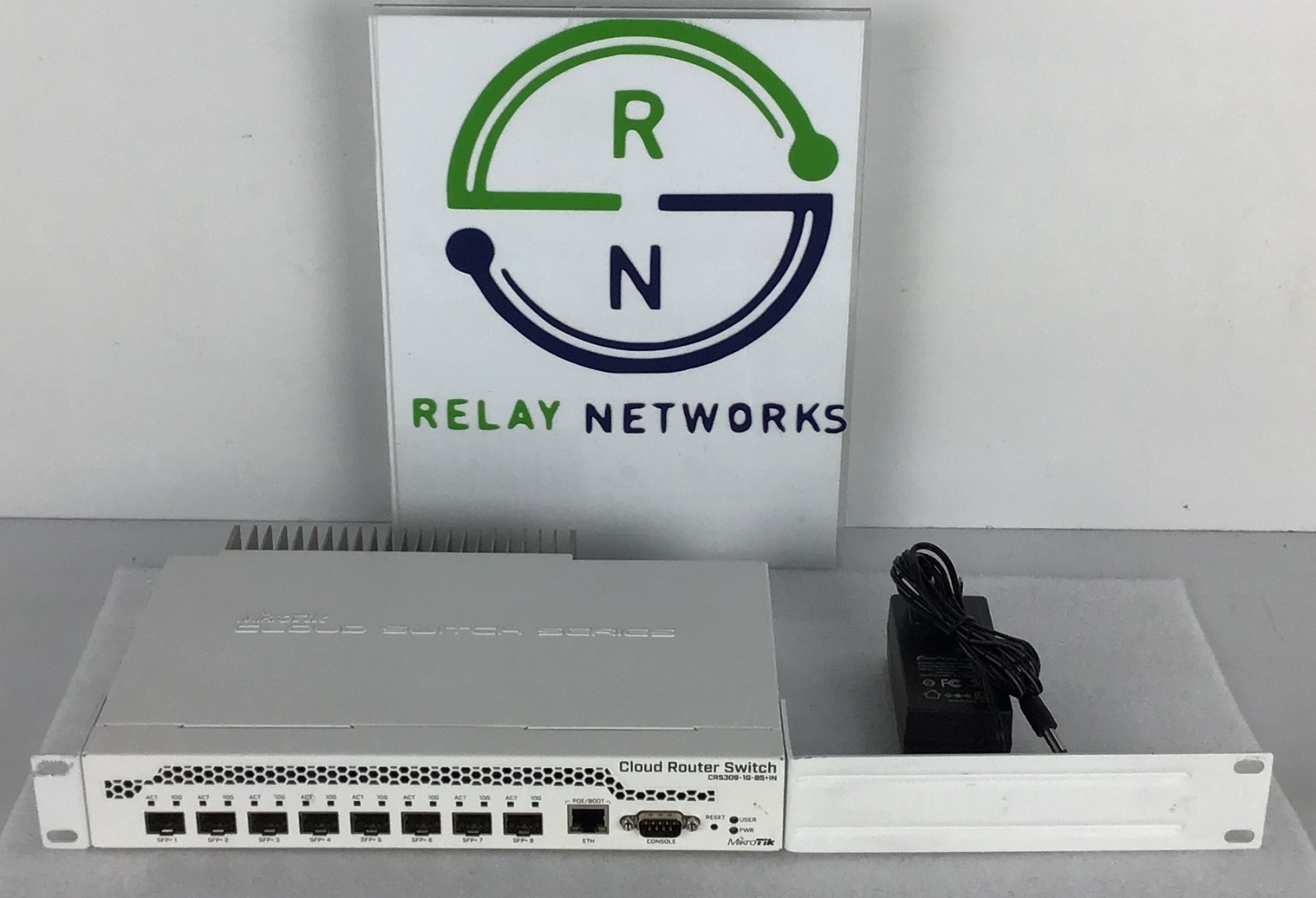 MikroTik CRS309-1G-8S+IN fanless Switch 1x GB RJ45 8x 10Gbps SFP+ 1x Pwr adapter
