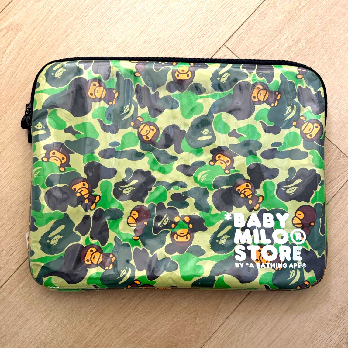 A BATHING APE BAPE Baby Milo Store Green Camo 13in Nylon Zip Sleeve Case