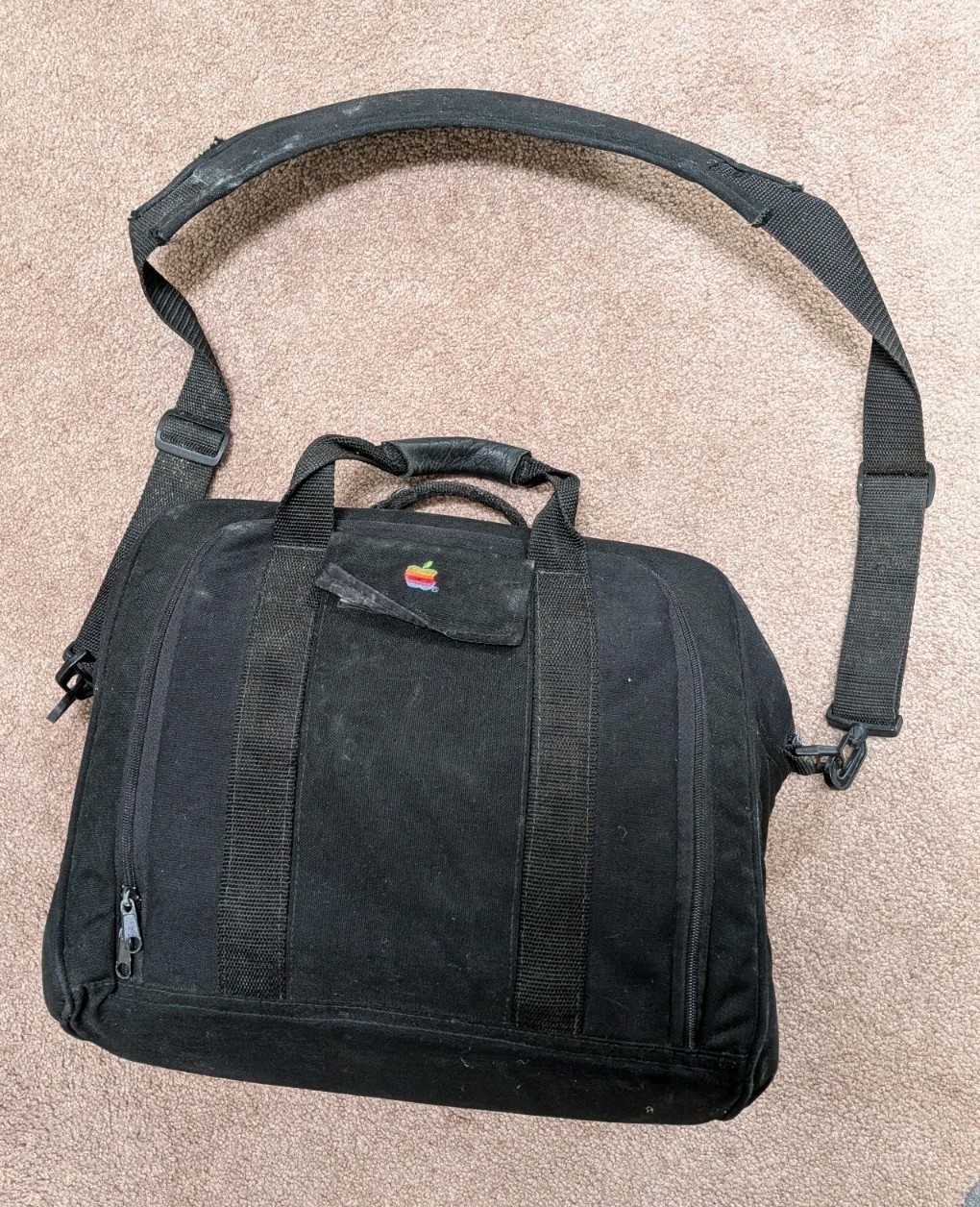 Vintage 1990s Macintosh Computer laptop bag black.
