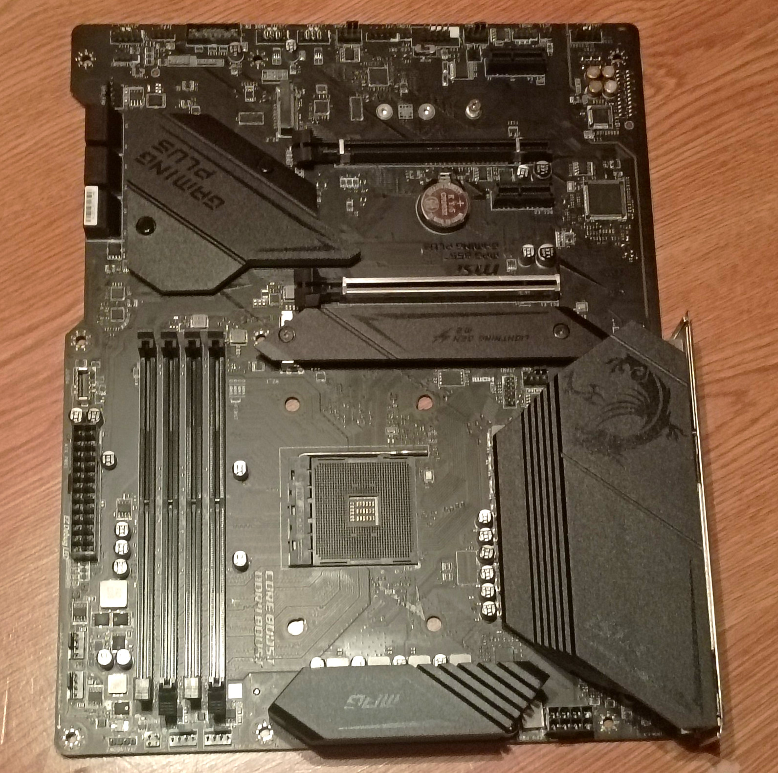 MSI MPG B550 GAMING PLUS AM4 AMD ATX DDR4 4-DIMM M.2 HDMI/DP