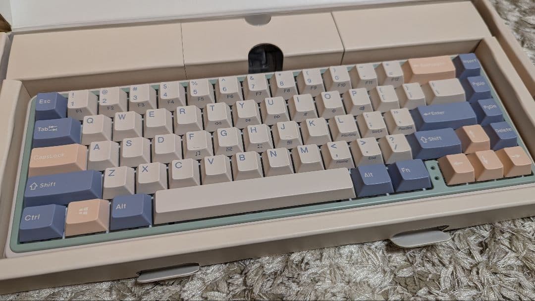 Varmilo minilo VXH67 US Wired Mechanical Gaming Keyboard TKL Used