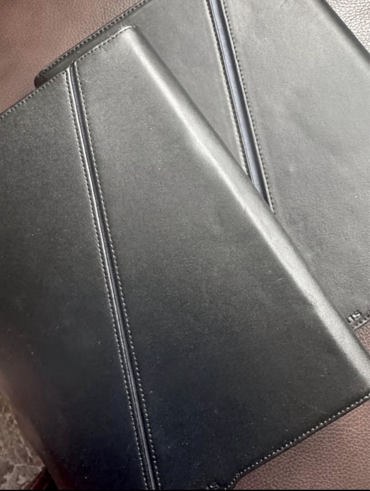 2 Ipad and  tablet Cases . TARGUS brand. Price for both