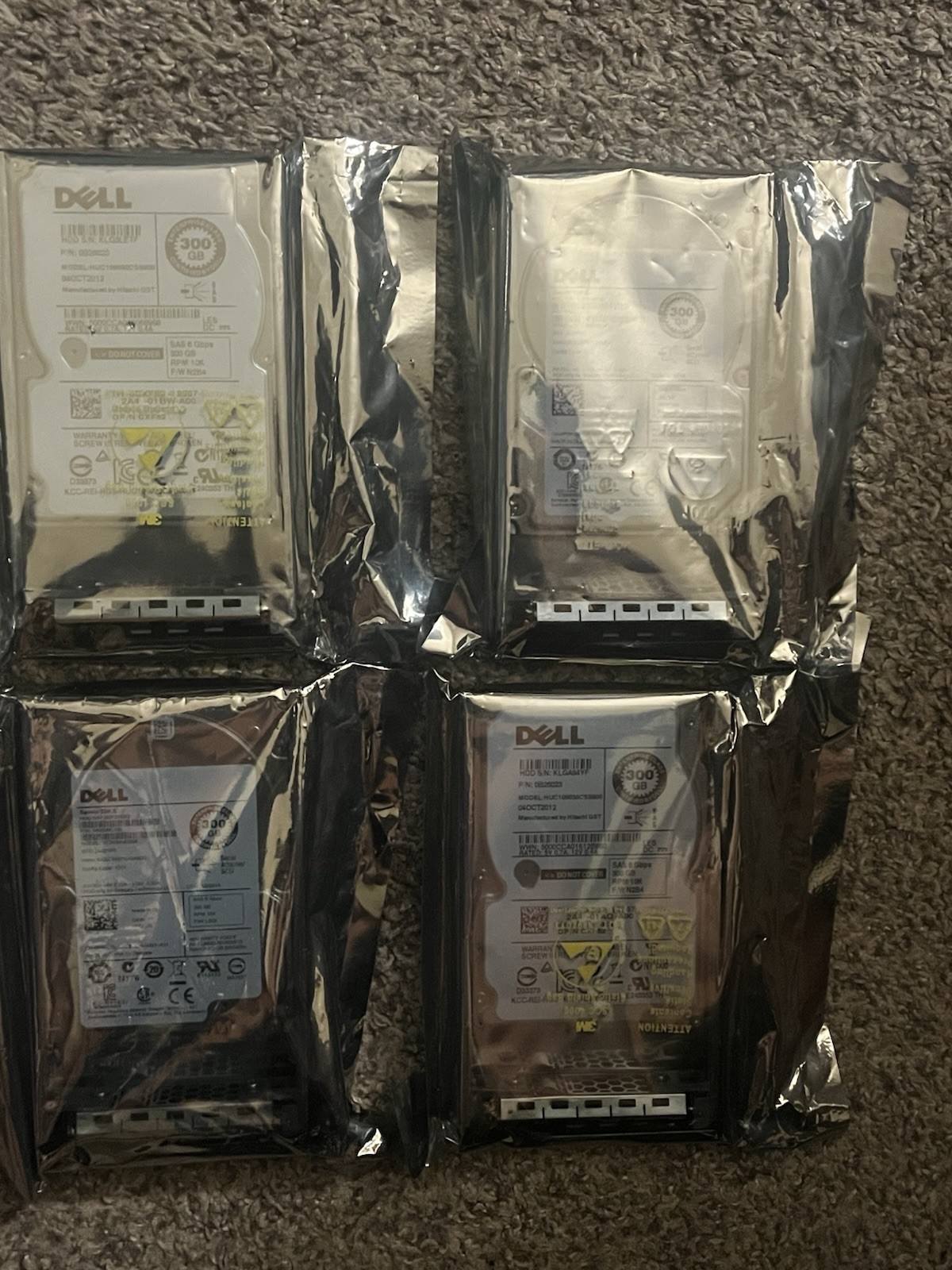Lot Of 4 DELL HITACHI 300GB 10K 6GBPS SAS 2.5'' HARD DRIVE WITH TRAY 0CXF82