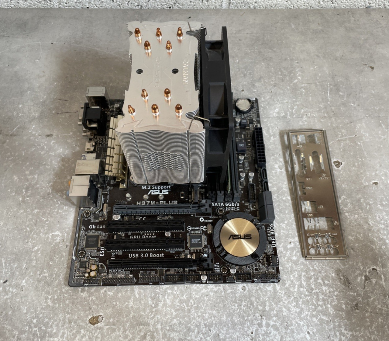 ASUS H97M-PLUS Motherboard with i7-4790 CPU - 4GB RAM - Heatsink - I/O Shield