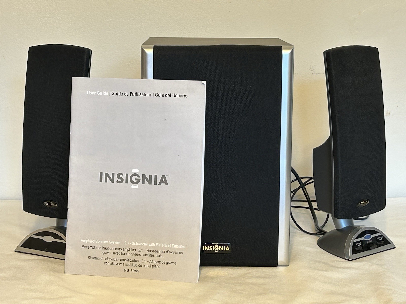 Insignia NS-3099 Amplified Speaker System 2.1 Subwoofer w/ Satellites Desktop PC