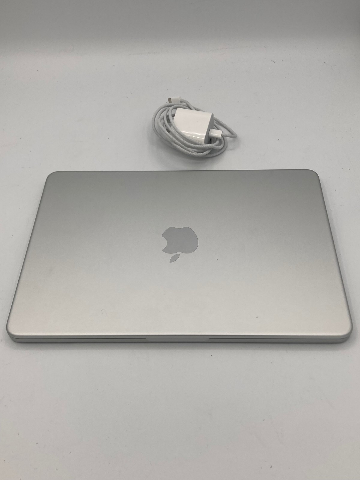 Apple MacBook Neo 13" A18 Pro 8GB 512GB SSD Silver A3404 Laptop Battery Cycle 1