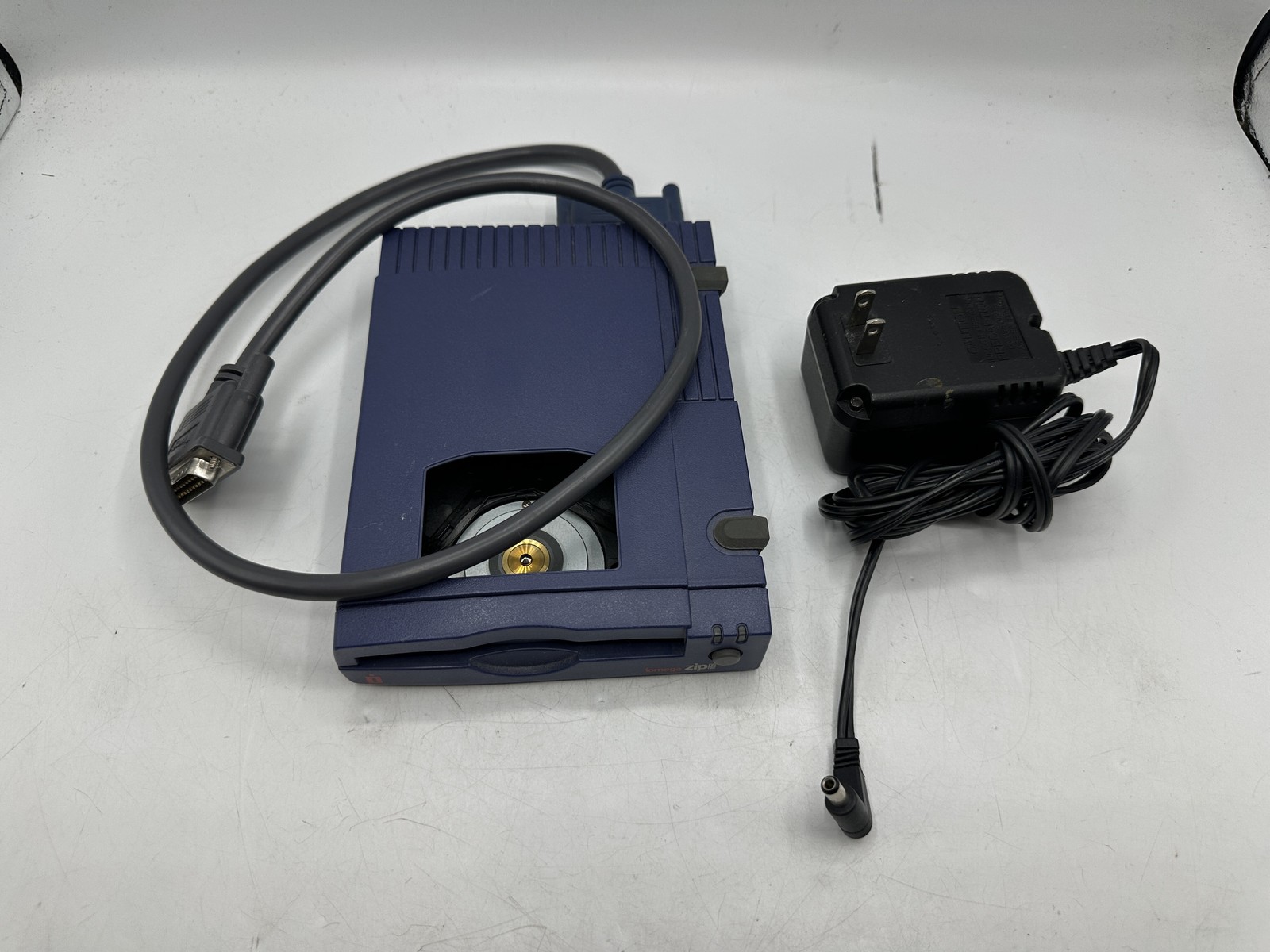 Genuine iOmega Zip 100 Zip Drive Z100P2 Drive NO LID W/ AC+ CABLE 