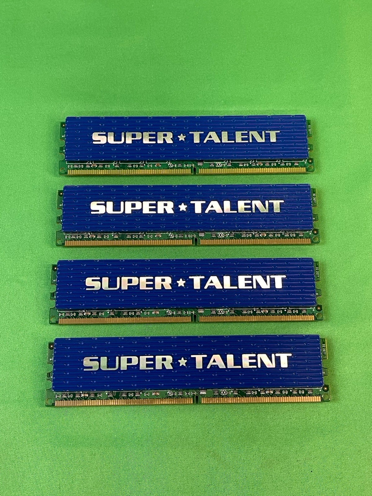 Super Talent DDR2-800 PC2-6400 TOTAL 8GB (4x2GB) 240-Pin DIMM T800UB2GC5