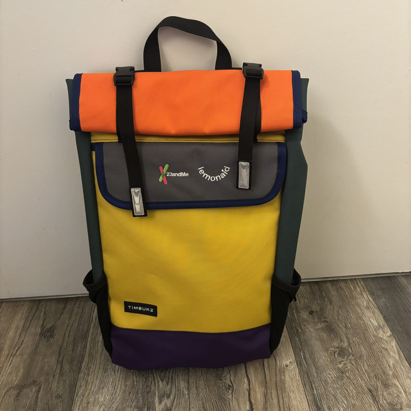 23andMe TIMBUK2 $199 Prospect Pack M 22L Cordura Canvas - MINT CONDITION