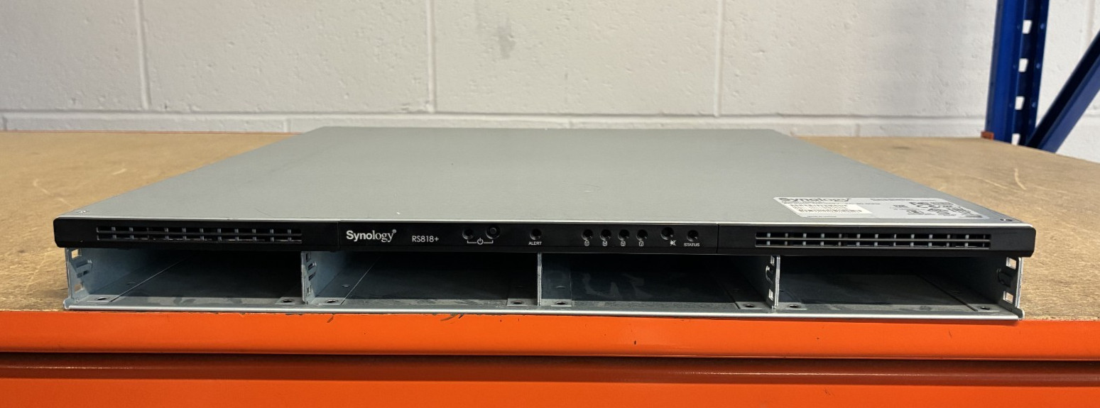 RS818+ Synology 4 Bay NAS 2GB Memory (2 BAYS FAULTY) READ DESCRIPTION - SPARES