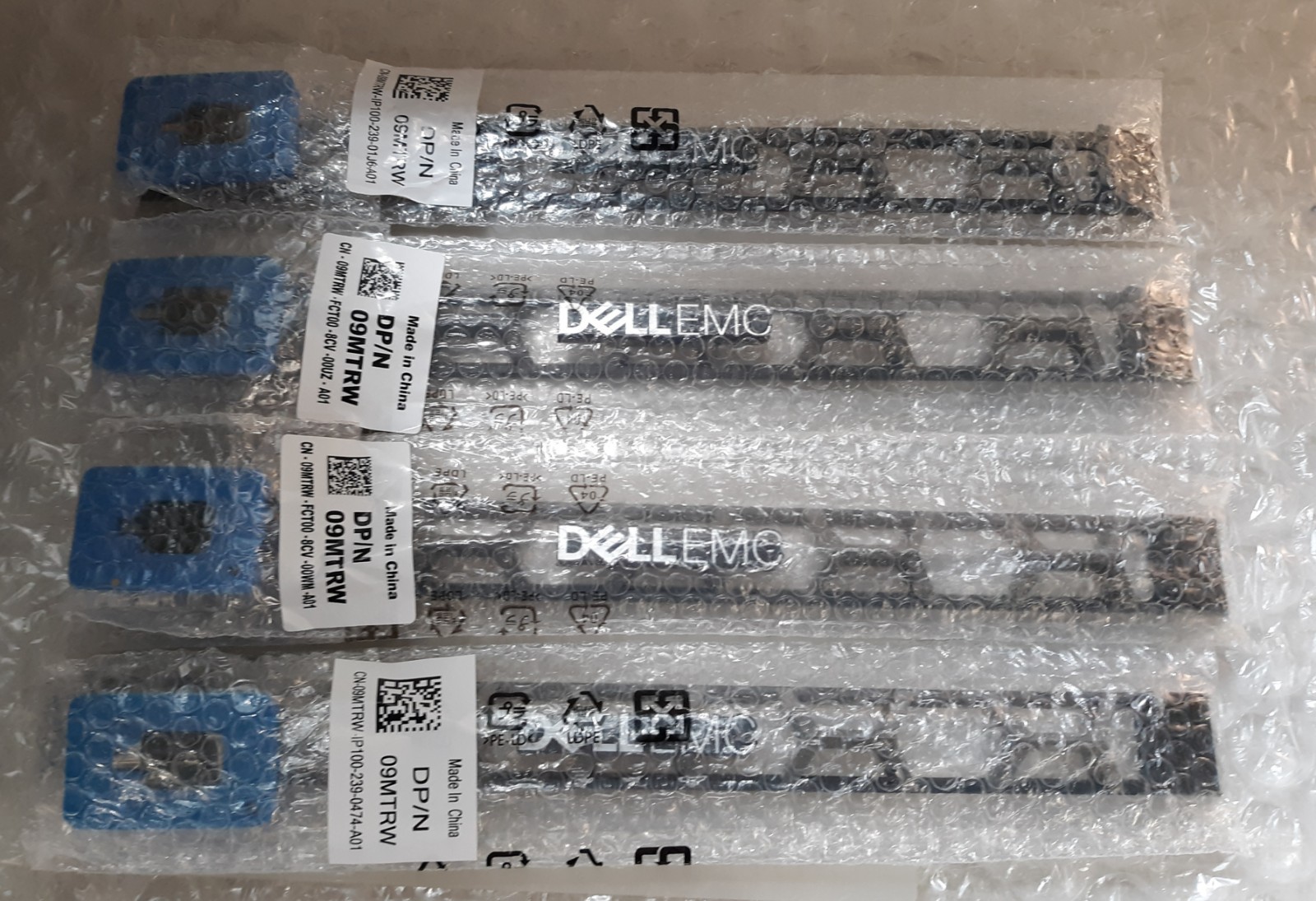 Lot of 4 OEM Dell EMC 09MTRW Faceplate Front Bezel Panel w/ Key NEW *SEALED*