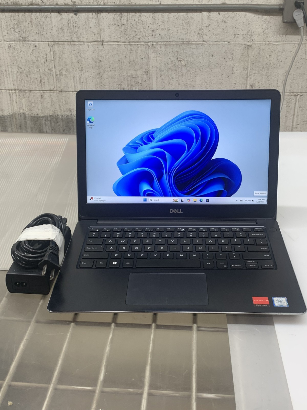DELL VOSTRO 5370 i5-8550U@1.80GHZ 8GB RAM 512GB SATA SSD W11P W/AC *READ