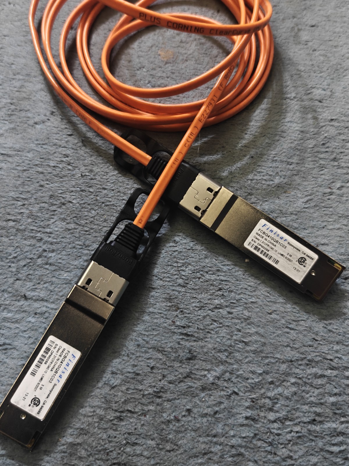 FINISAR FCBN410QB1C03 3M 4X10 GBPS ACTIVE OPTICAL CABLE
