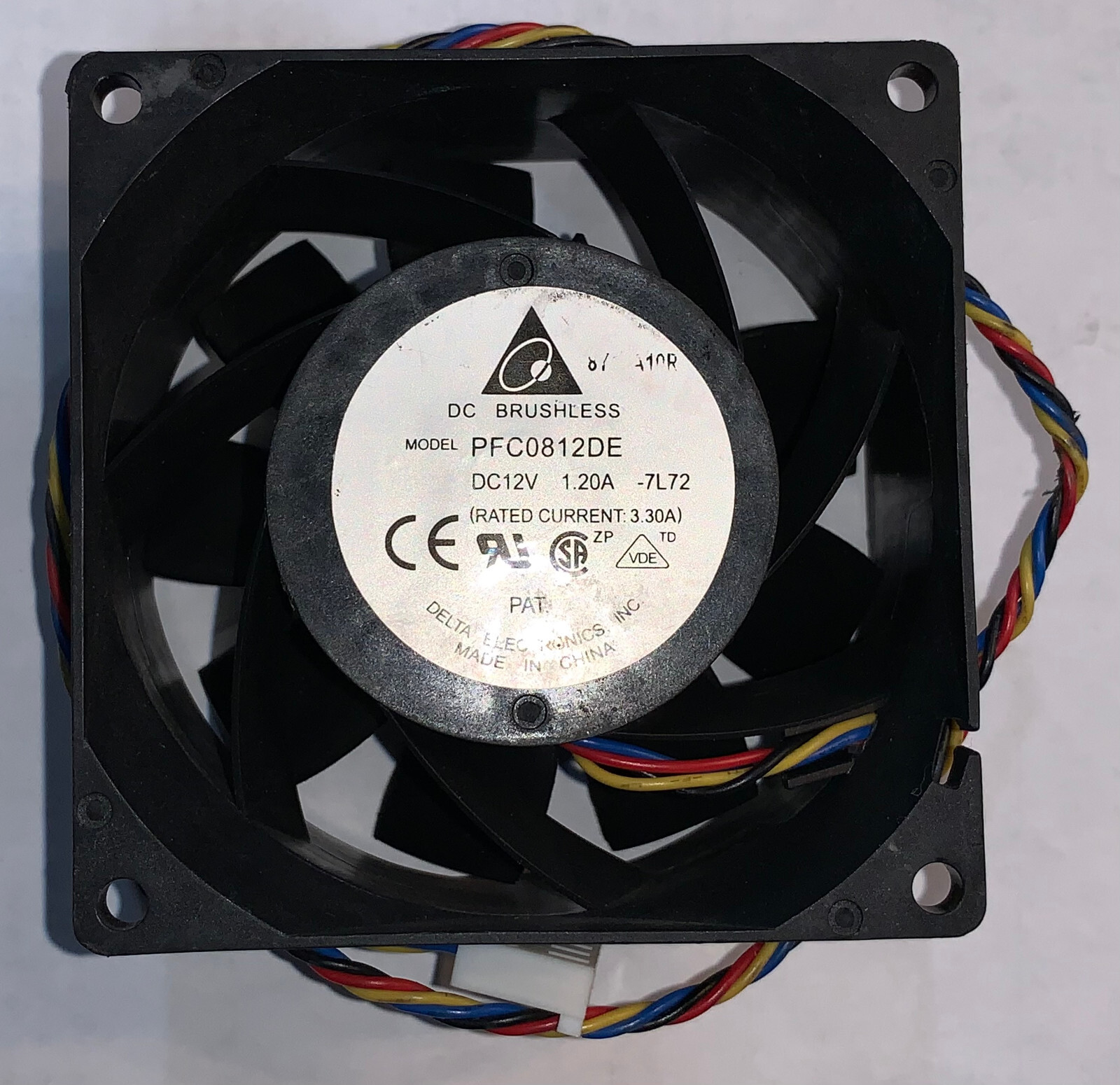 Delta PFC0812DE DC-12V 3.30A/39.6W Server cooling fan 80*80*38mm 4Pin