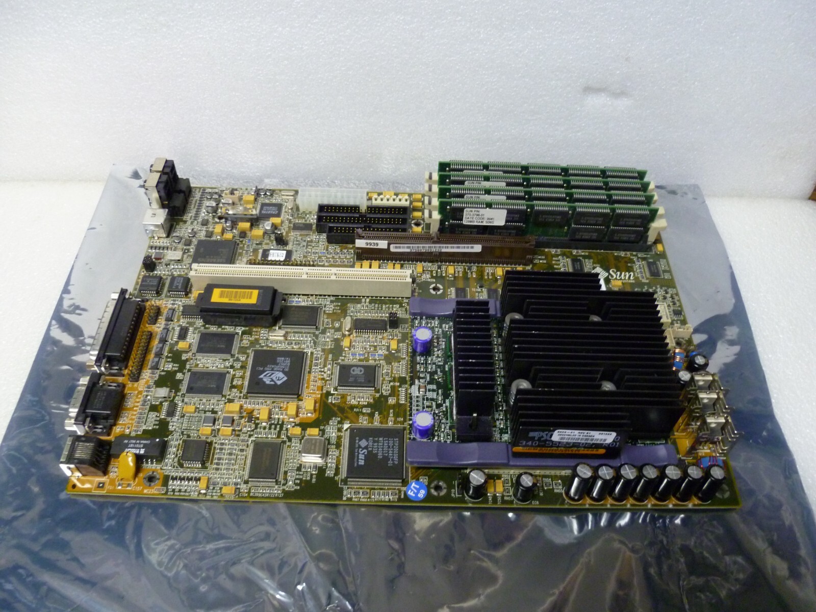SUN MICROSYSTEMS 411698000001-1E-03 REV:50 WITH CPU+MEMORY+ MOTHERBOARD
