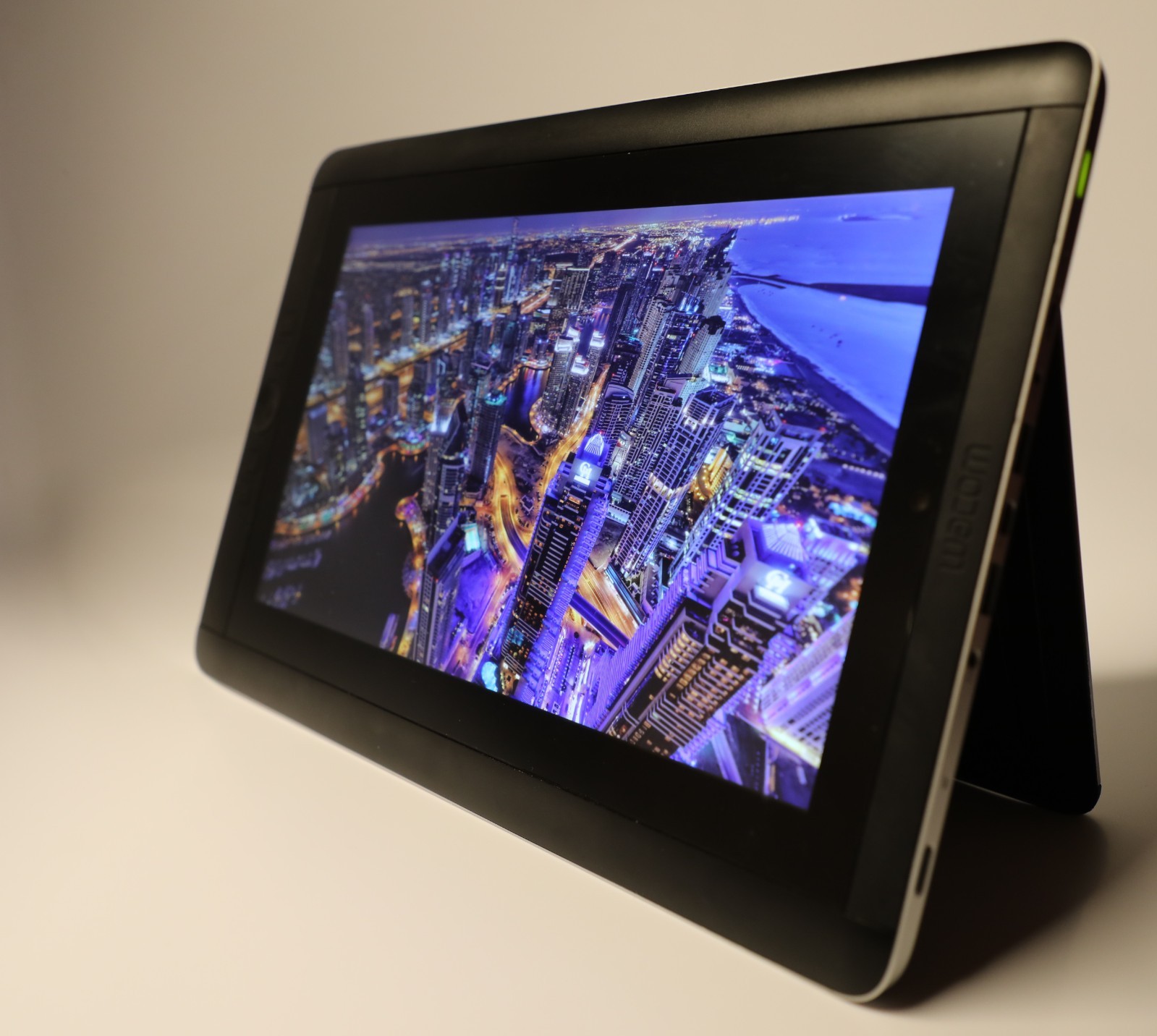 Wacom Cintiq Companion DTH-W1300L 256GB Excellent Condition 85.9% Battery Health
