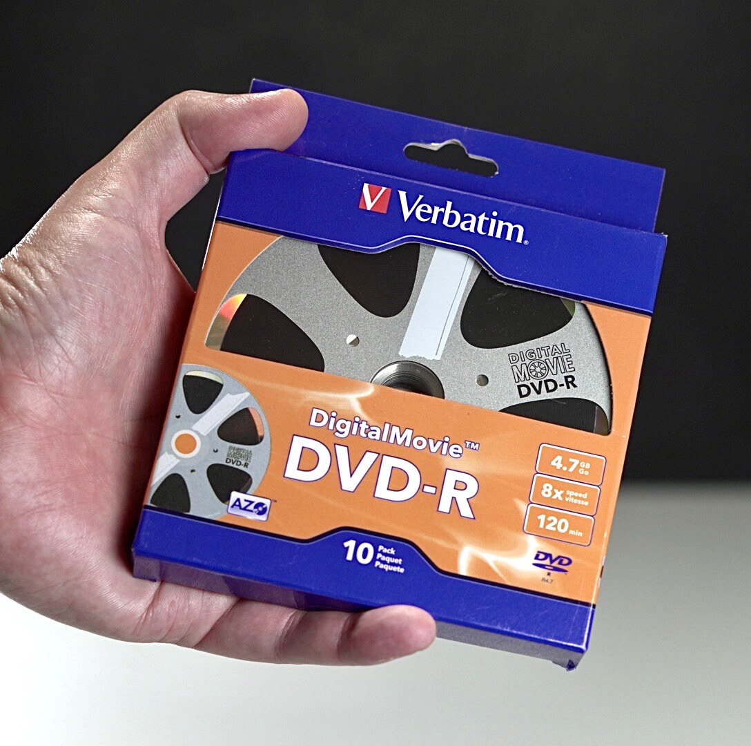 🛑 10-Pack Verbatim DigitalMovie 8X 4.7 GB DVD-R Discs – Retro Film-Reel Design