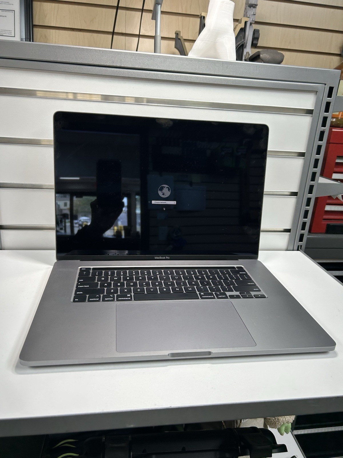 2019 Apple MacBook Pro 16"  A2141.          For Parts Only 