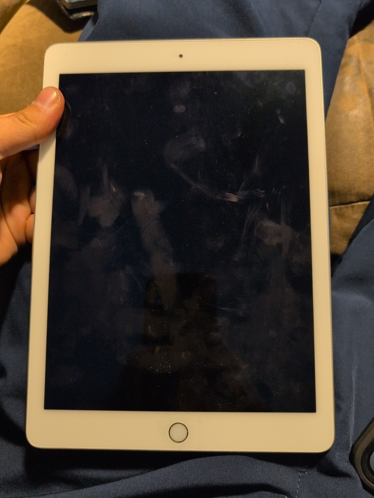 Apple iPad Air 2 A1566 32 GB, Wi-Fi, 9.7 in - Silver Battery Is Not The Best 