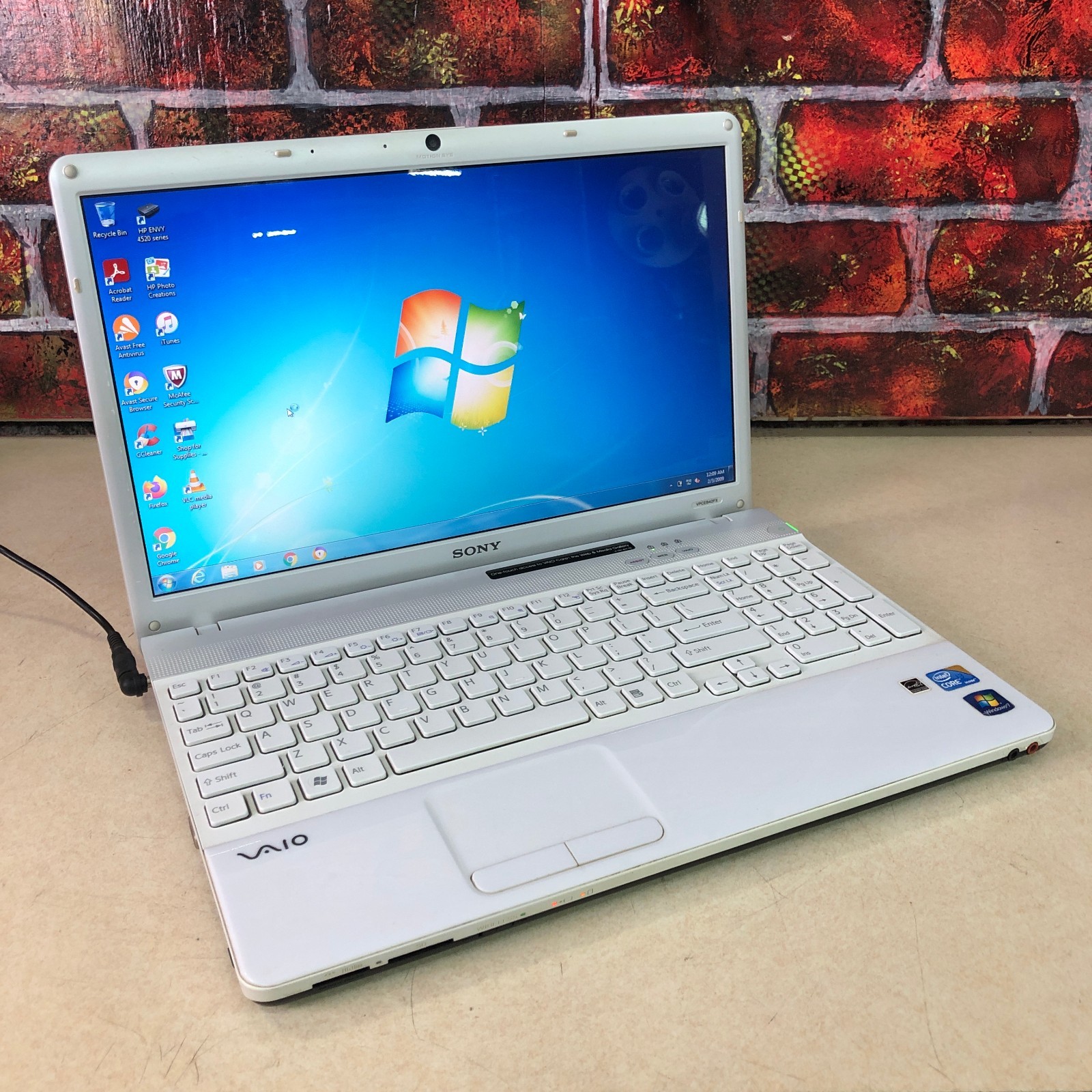 Sony VAIO PCG-71316L Retro Gaming Laptop i3-M380 2.53GHz 4GB RAM (Windows 7)