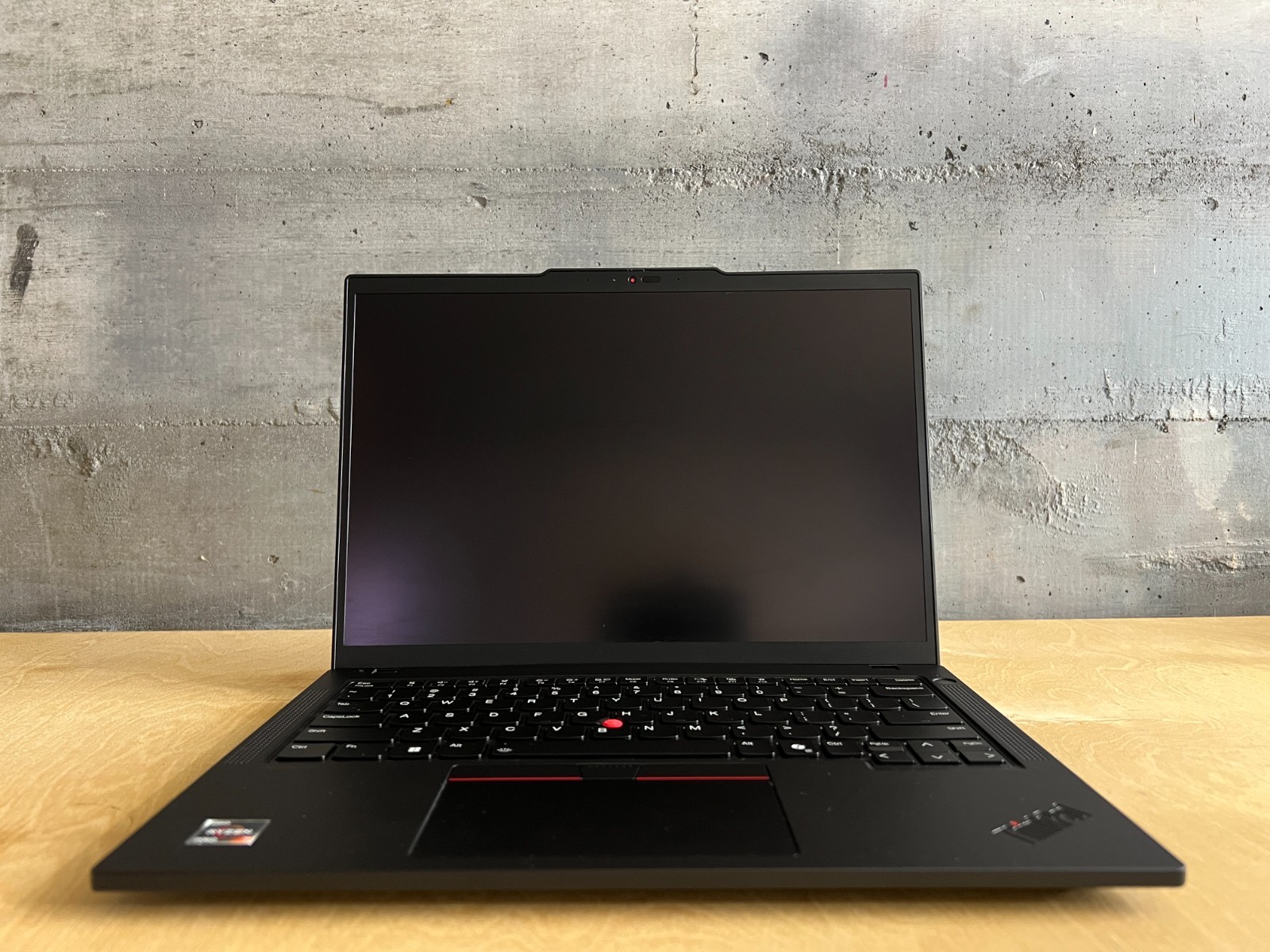 Lenovo ThinkPad P14s Gen 5 14" Touch (512GB SSD, AMD Ryzen 7 8840HS, 32GB DDR5)