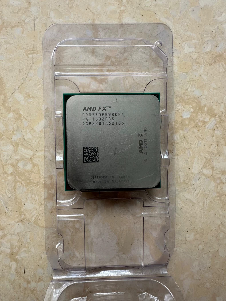 AMD FX-8370 Vishera 8-Core 4.0/4.3GHz AM3+ 125W 32nm FD8370FRW8KHK CPU Tray