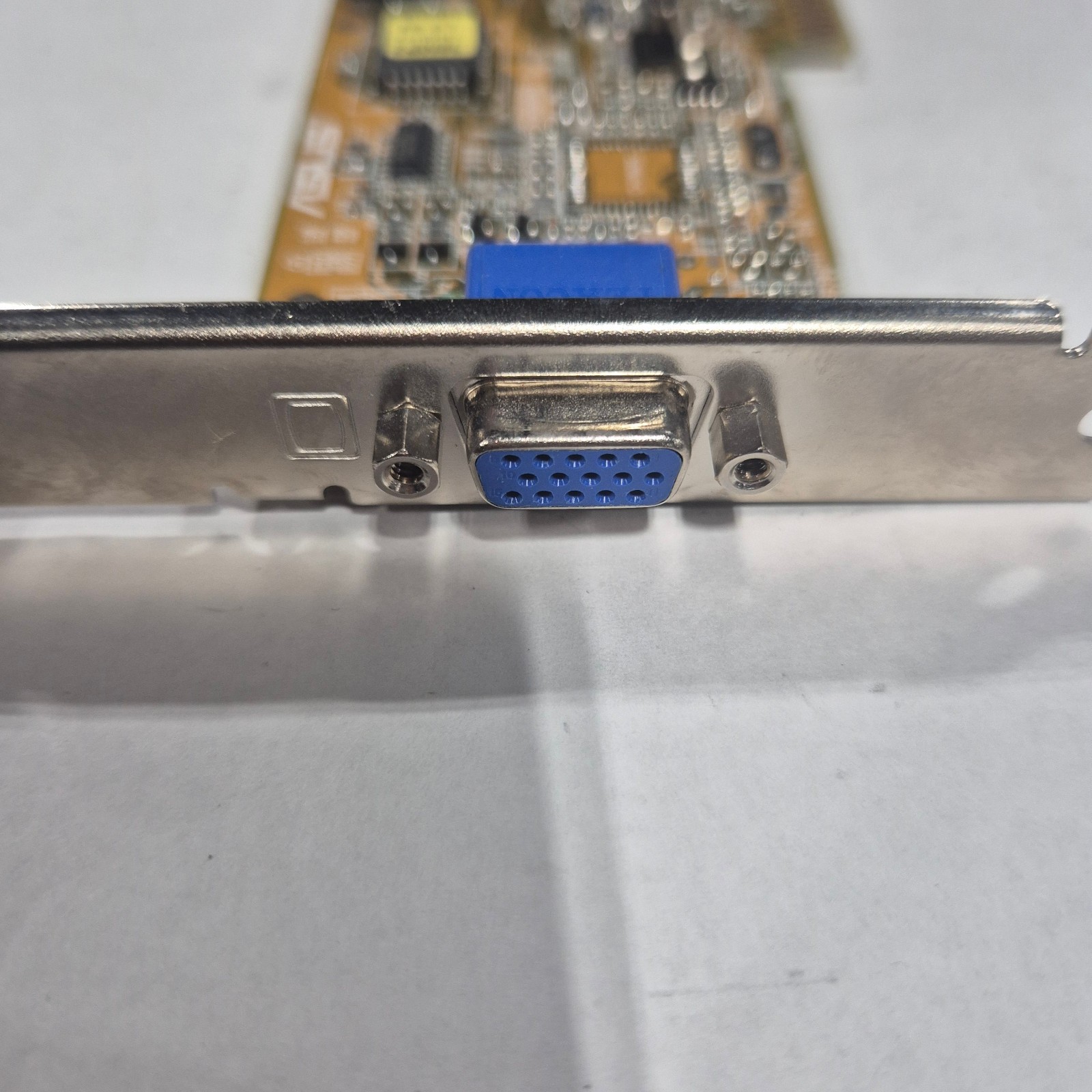 Asus V3800M-LP 32 mb AGP graphic video card