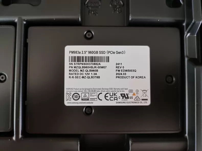Samsung PM983a 960GB SSD 2.5" U.2 PCIe 3.0 NVMe MZ-QLB960B MZQLB960HBJR-00W07