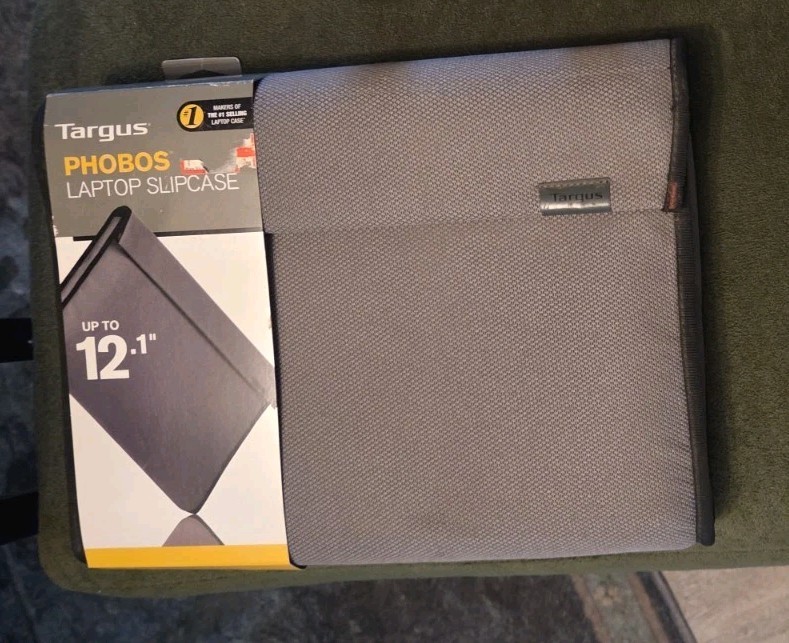 Targus Phobos 12 Notebook Sleeve, Grey TSS212US New With Tags Ships Free