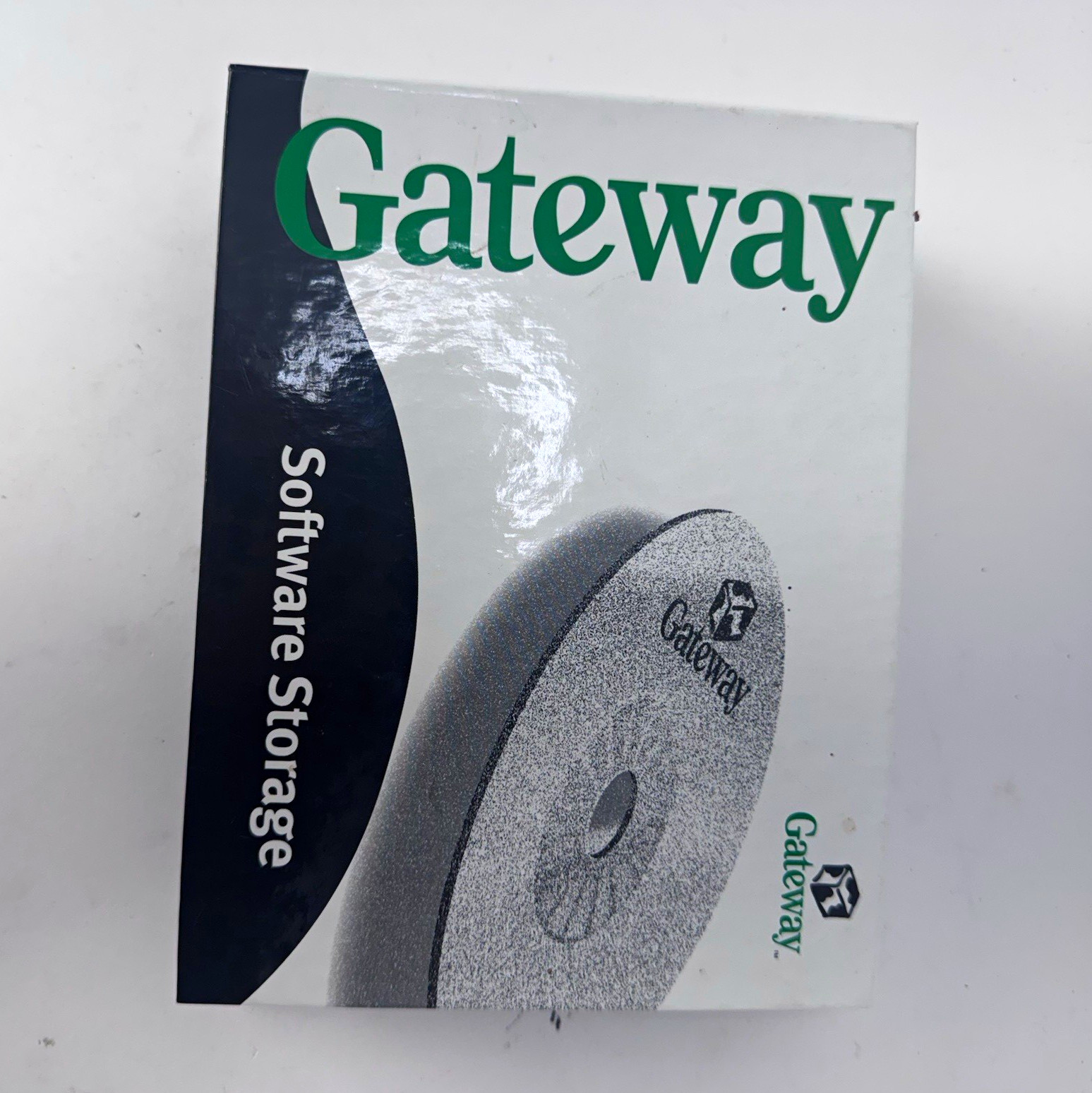 Gateway Software Storage Binder w/ Hallmark Card Studio, Money 2002 CDs Windows