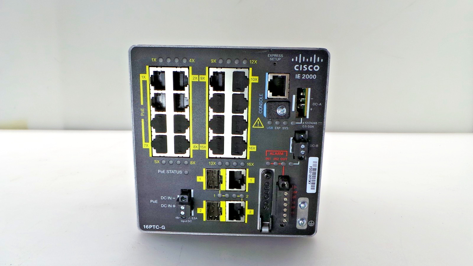Cisco IE-2000-16TC-G-L Industrial Ethernet 2000 Series - switch- Light used