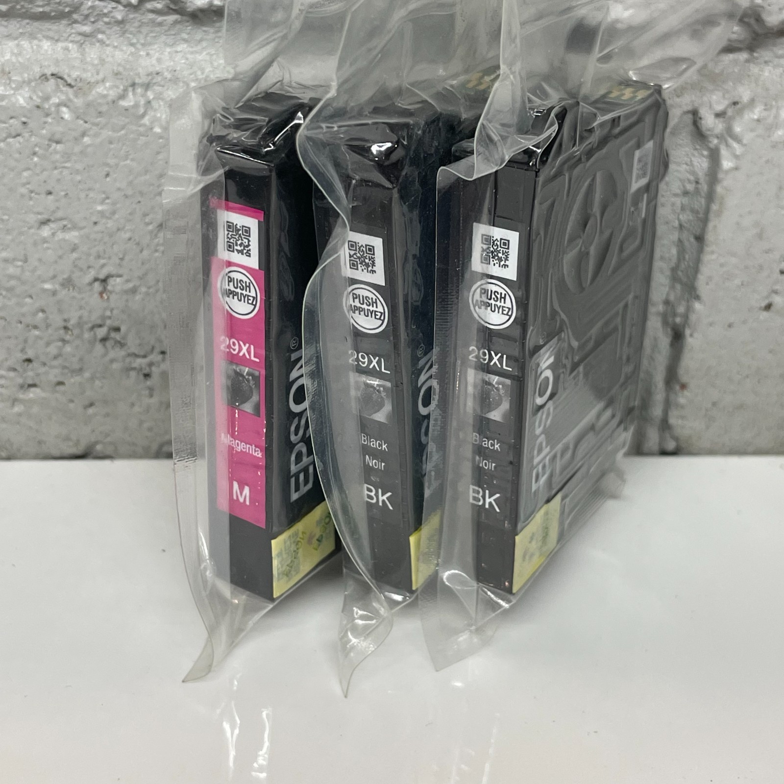 3X Genuine Epson 29XL ink Cartridges Factory sealed Black x2, Magenta x1