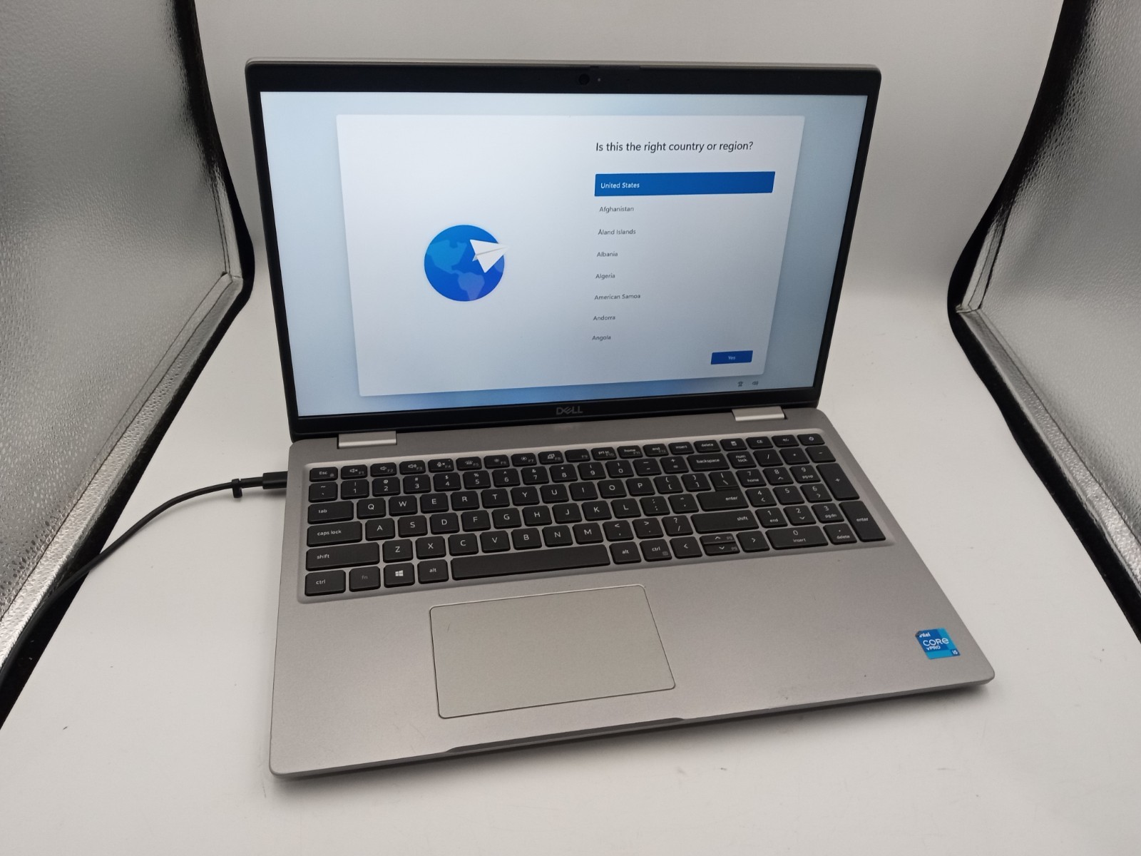 Dell Latitude 5520 15" Intel i5-1145G7 4GB RAM 128GB SSD W11 - NO BATTERY -RR