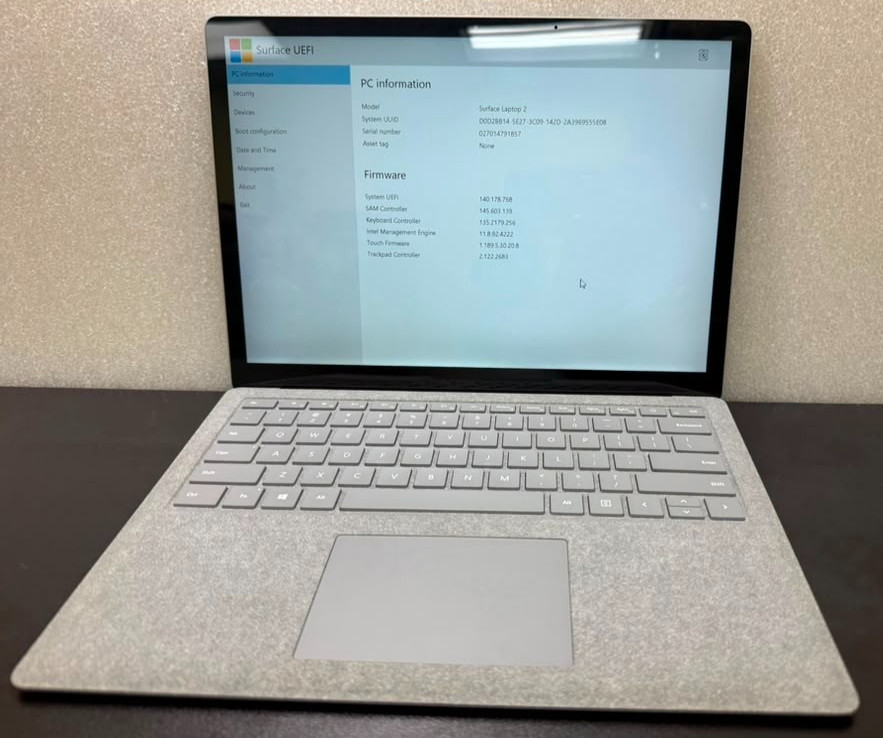 Microsoft Surface Laptop 2 13.5" Touch i7 8GB RAM NO SSD. Read desc