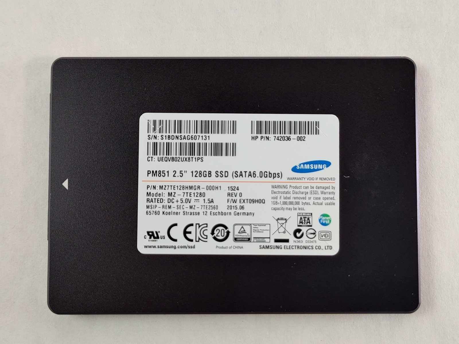 Samsung MZ-7TE1280 PM851 128 GB 2.5 in SATA III Solid State Drive