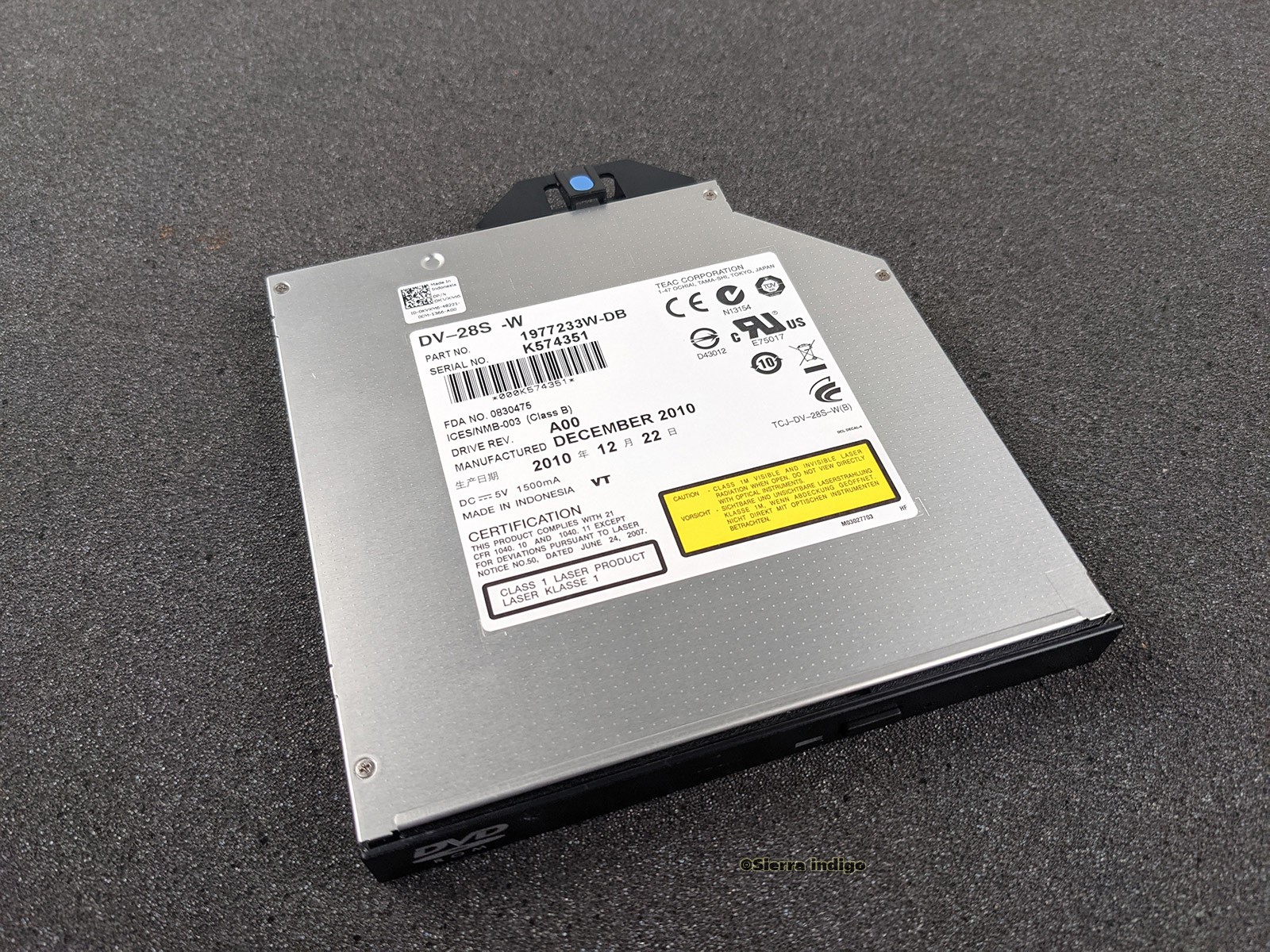 Dell KVXM6 0KVXM6 DVD-ROM Disk Drive Teac DV-28S -W 1977233W-DB PowerEdge R710