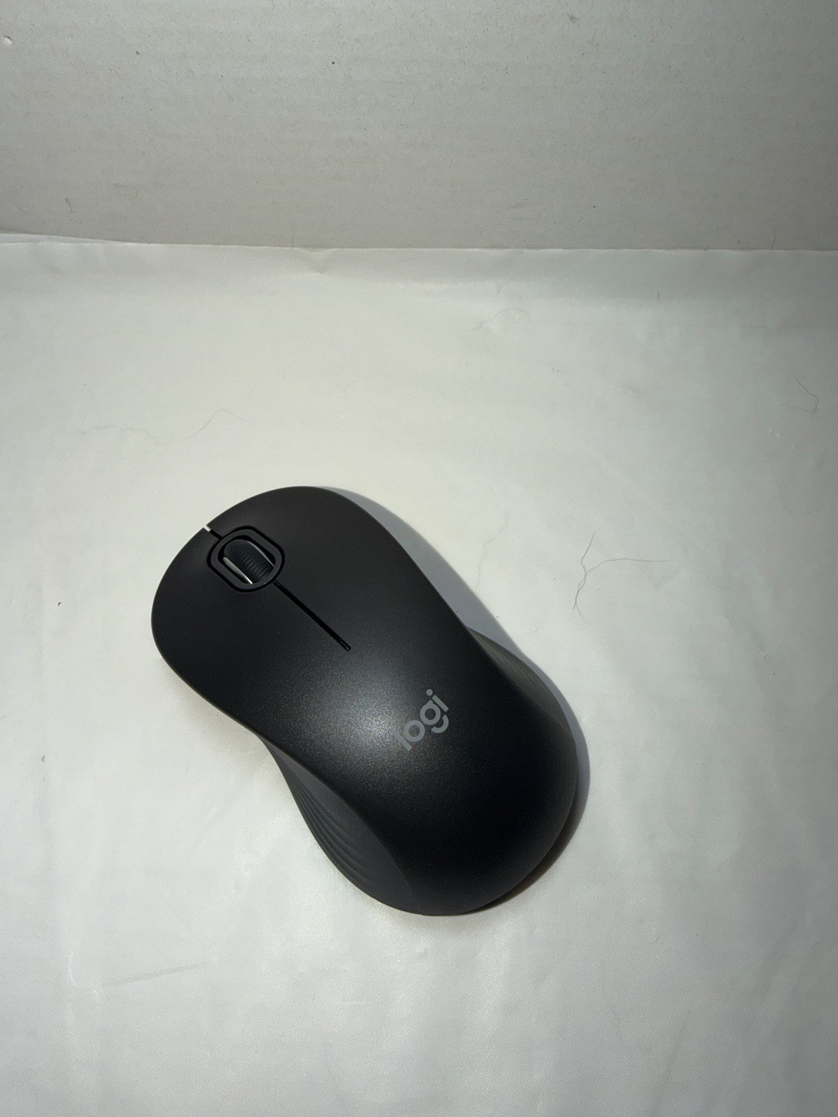 Logitech "Logi" MR0091 Wireless Mouse - W/ USB RECEIVER