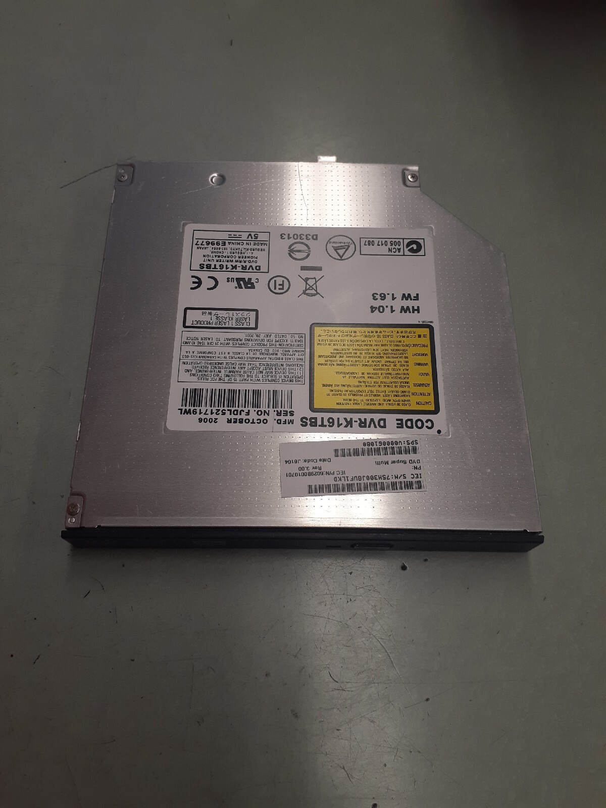 Pioneer DVR-K16TBS 8X DVD±R/RW DL Notebook IDE Drive V000061080 - Black Bezel