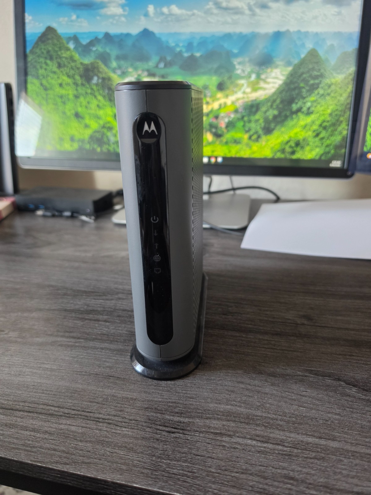 Motorola 24x8 Cable  Modem Model MB7621 DOCSIS 3.0