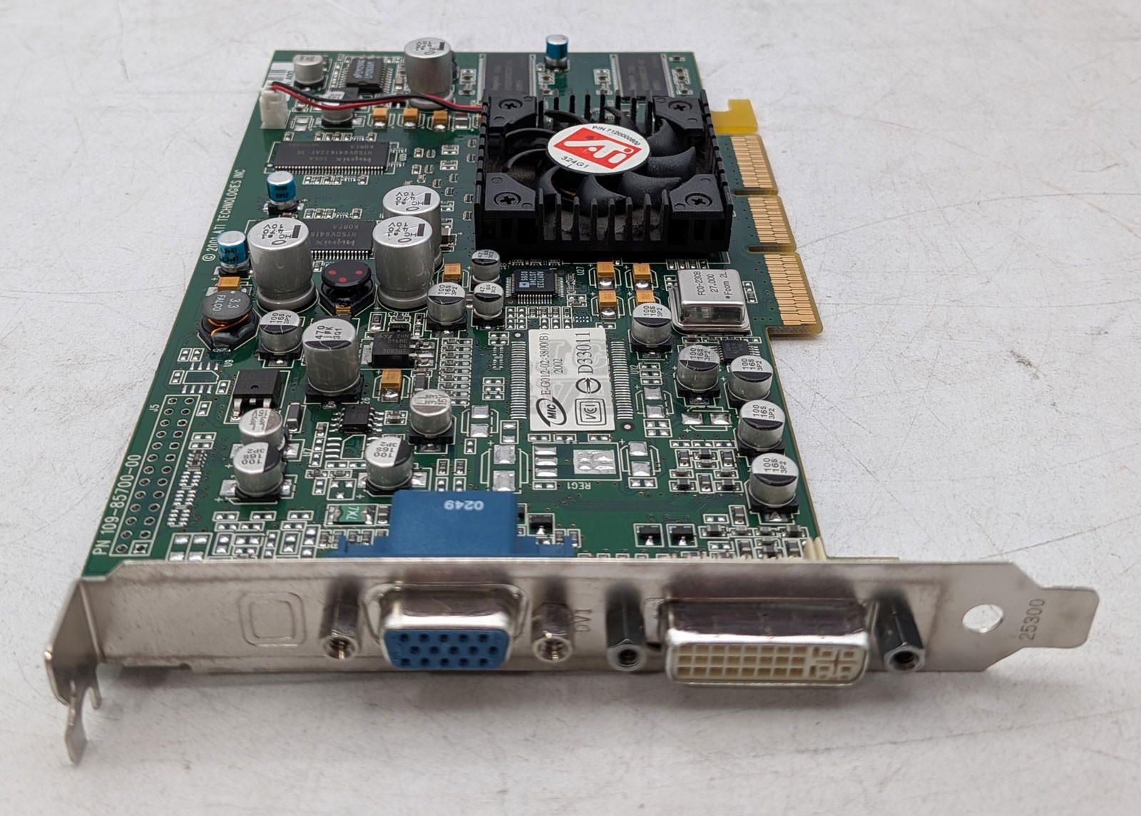 Dell 04Y905 4Y905 ATI Radeon 8500LE 64MB AGP DVI VGA Graphics Video Card
