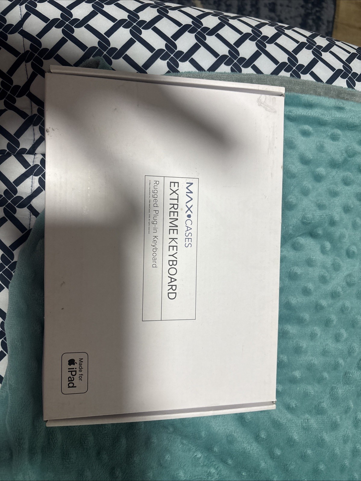Max Cases AP-EKB-LC-BLK Extreme Keyboard with Lightning Connector- Black New Box