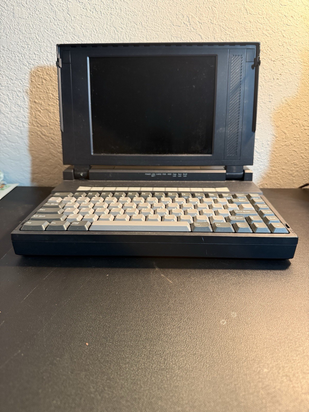 Vintage AGI 386SX/20 Laptop Computer Model NTBK 386SX/20 - Untested / No Charger
