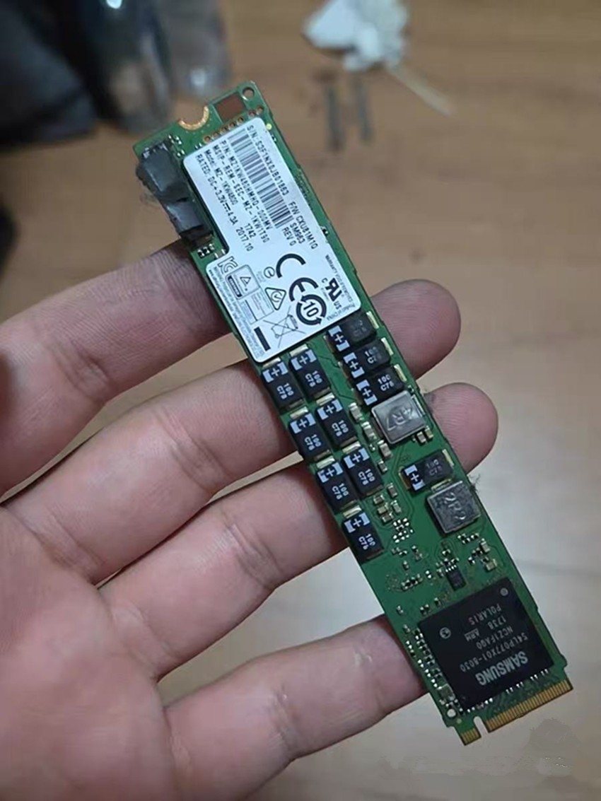 Samsung PM963 Series 480GB SSD M.2 MLC PCIe 22110 MZ-1KW4800 Solid State Drive
