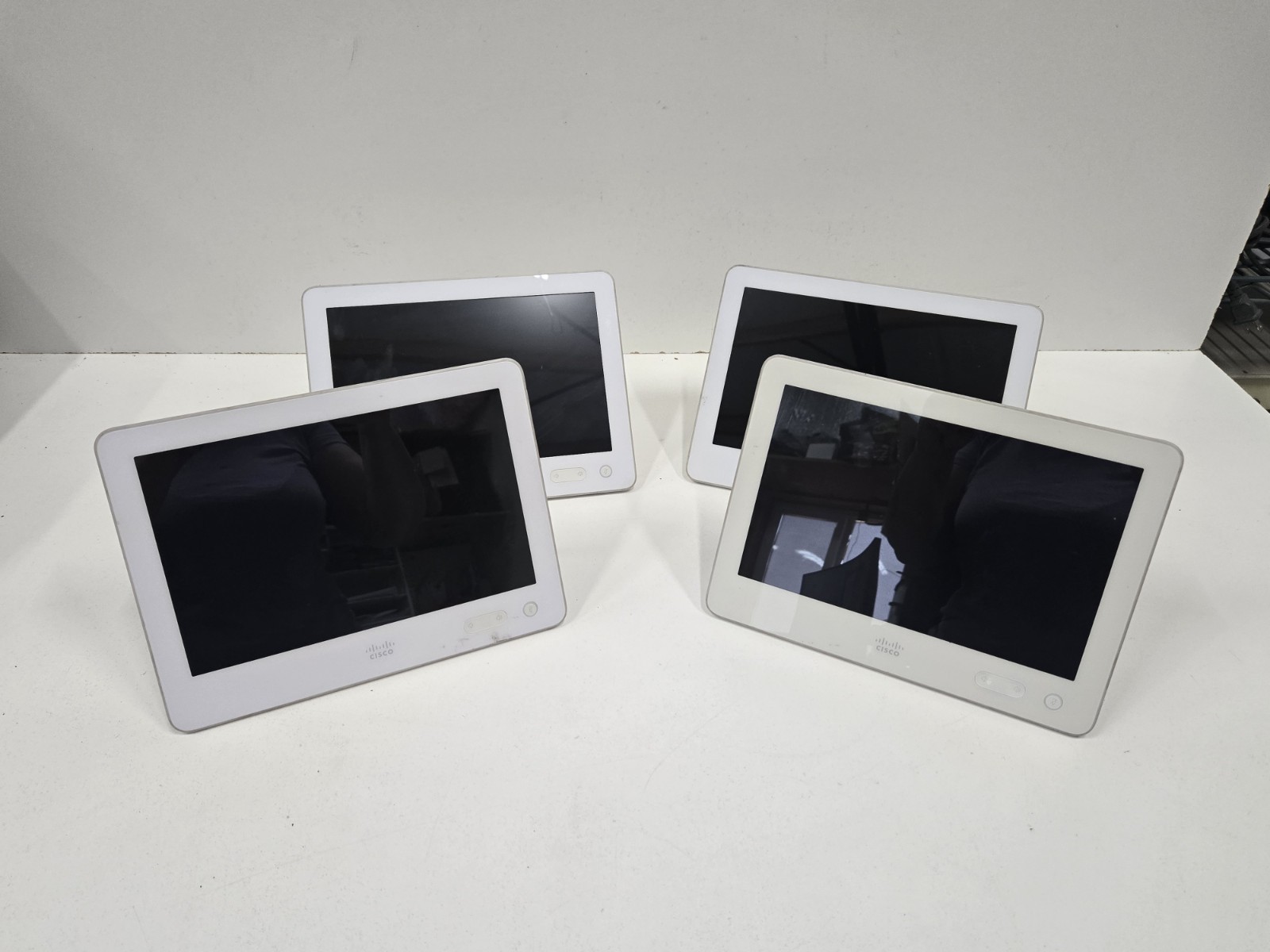 Lot of 4 Cisco TTC5-09 Telepresence Touch 10