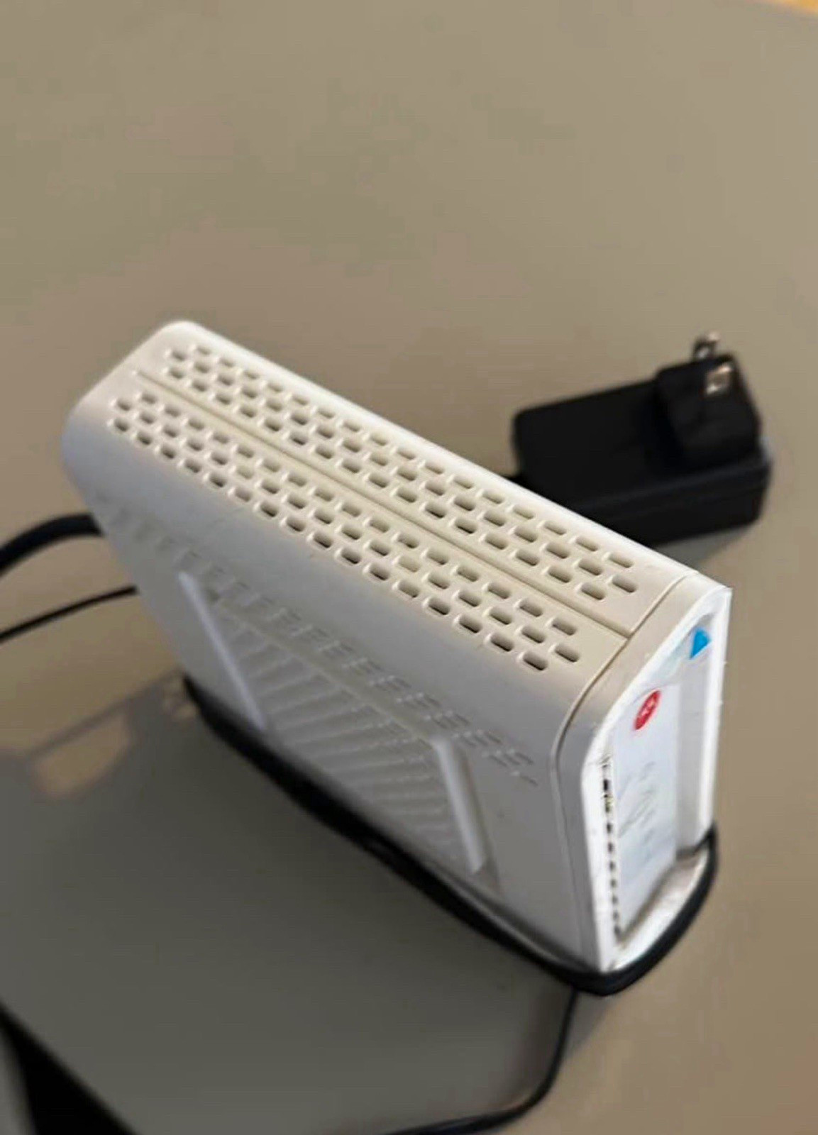 Motorola Arris SB6141 DOCSIS 3.0 Wireless Cable Modem Router, White