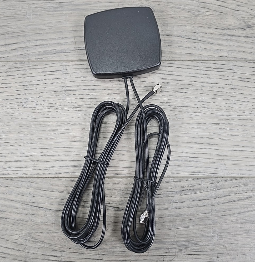Falcon 2 x 4G LTE/3G/2G MIMO Compact Ultra Versatile A Antenna 2J6024Pa