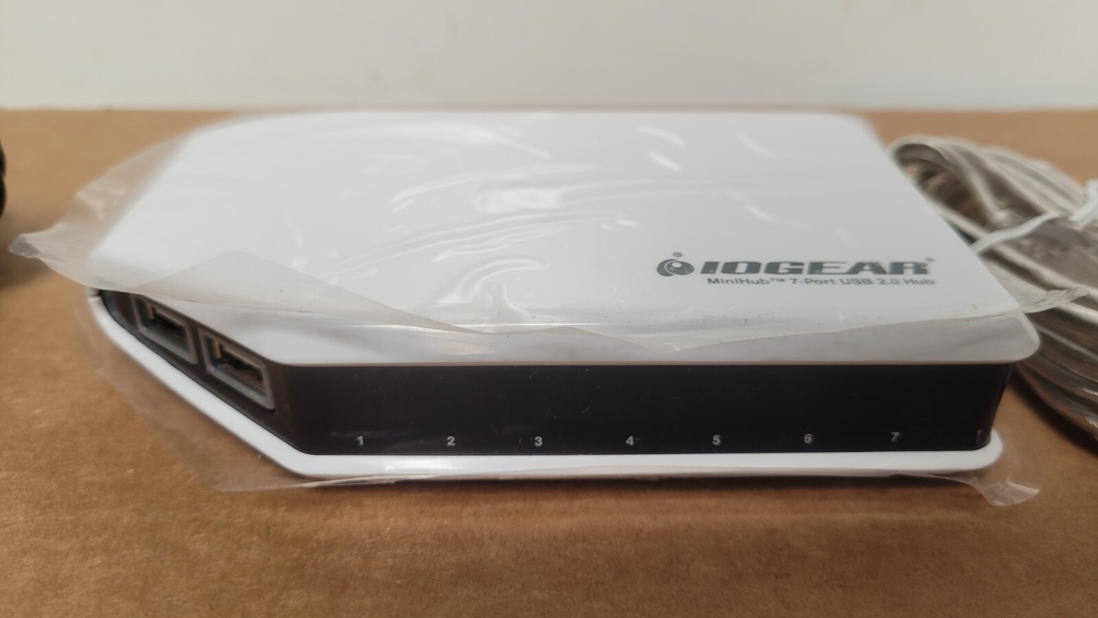 IOGEAR 7- Port High Speed USB 2.0 Hub GUH227 New Bulk