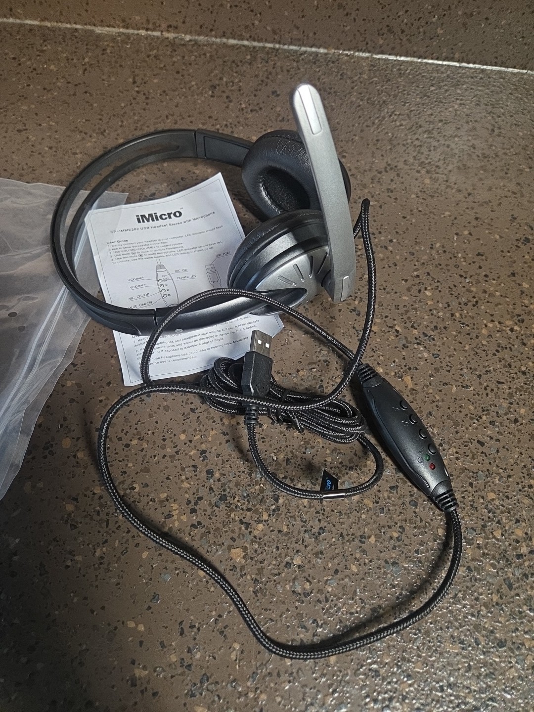 iMicro SP-IMME282 Wired USB Headphones with Microphone and Volume Control