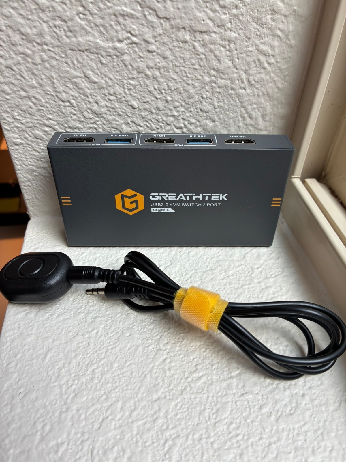 GREATHTEK USB3.0 KVM Switch 2 Port 4K 60Hz HDMI Dual PC Selector Hub